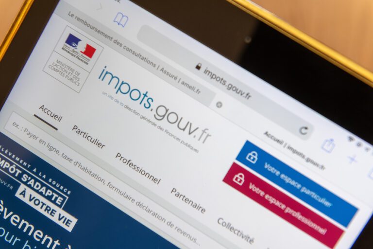 Paris, France - November 15, 2018 : French tax website on a digital tablet. Reform of the payment of tax at source